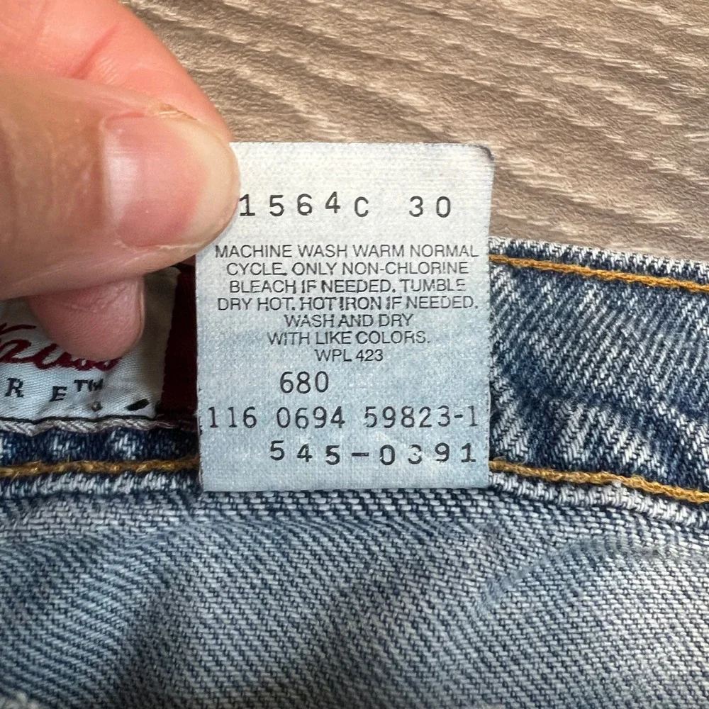 Levis please note